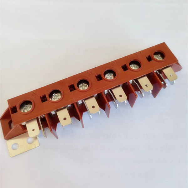 Como as caixas terminais de alta densidade resolvem os desafios de instalação com restrição de espaço?