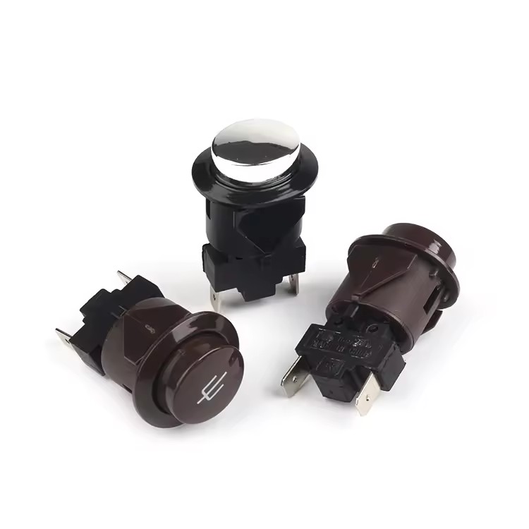 O que torna os interruptores de botão essenciais em sistemas elétricos modernos?